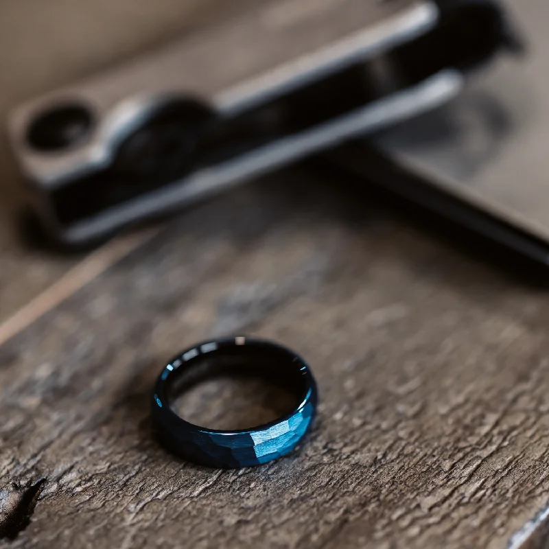 Ridge 6mm Hammered Ring Set - Alpine Navy