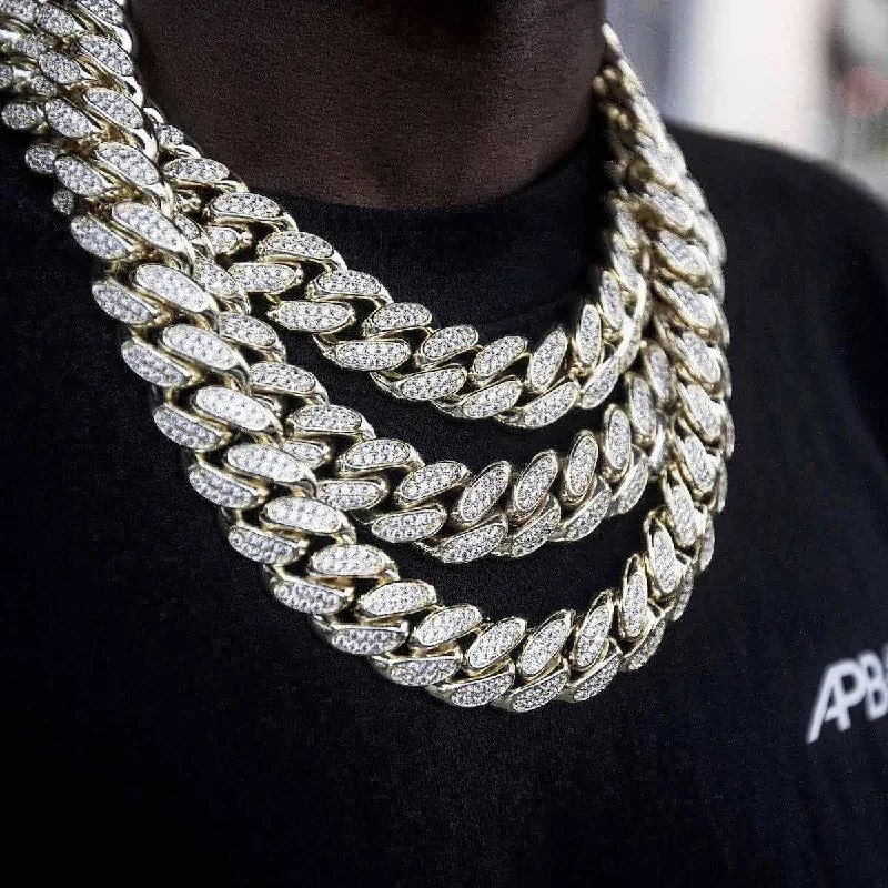 Diamond Cuban Link Chain in Yellow Gold - 19mm