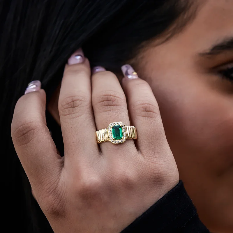 Emerald Textured Ring in Yellow Gold Vermeil