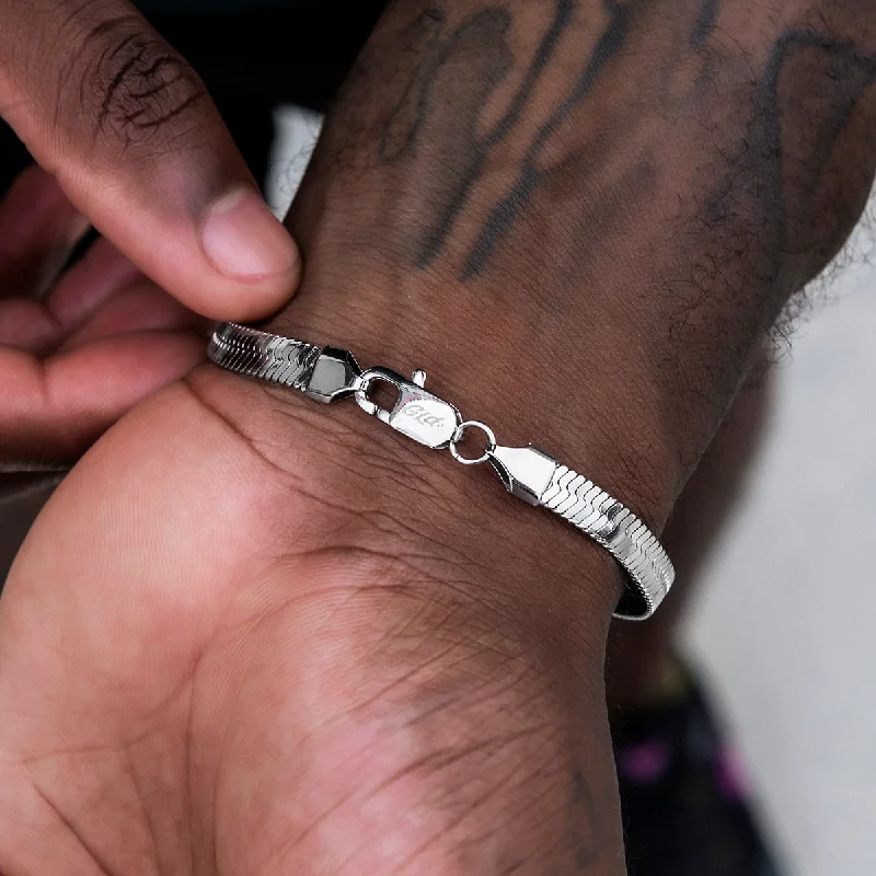 Herringbone Bracelet in White Gold- 6mm