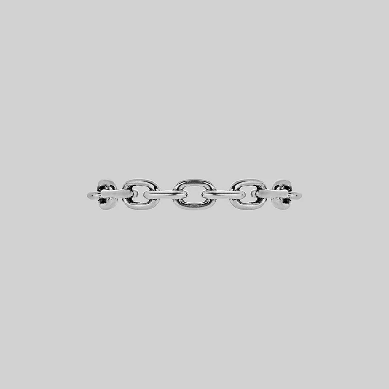 RESOLUTE. Single Chunky Chain Ring - Silver