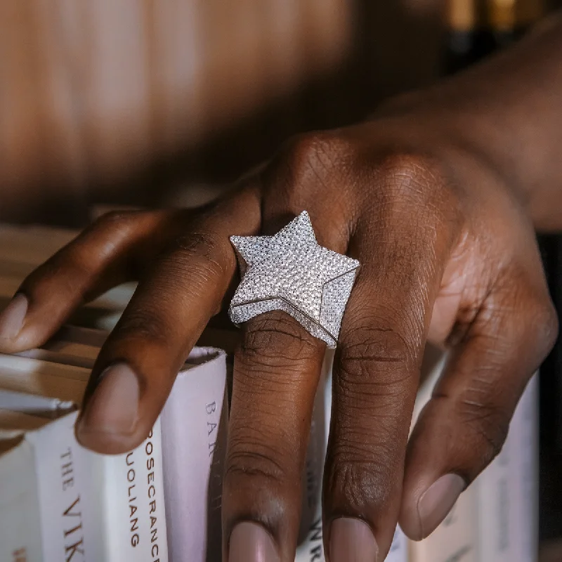 Star Ring in White Gold